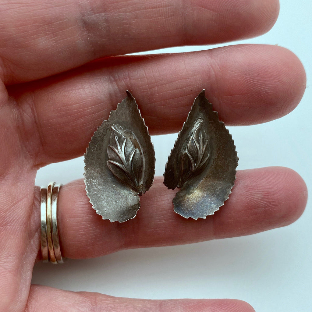 1940s Sterling Silver Fall Leaf Screw Back Earrings (ER31)