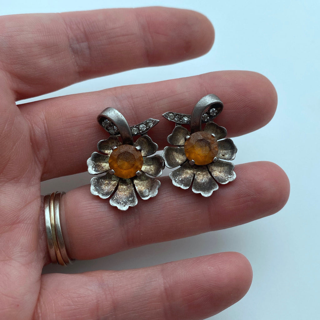 1930&#39;s Art Nouveau Rhinestone Sterling Flower Clip On Earrings (ER70)