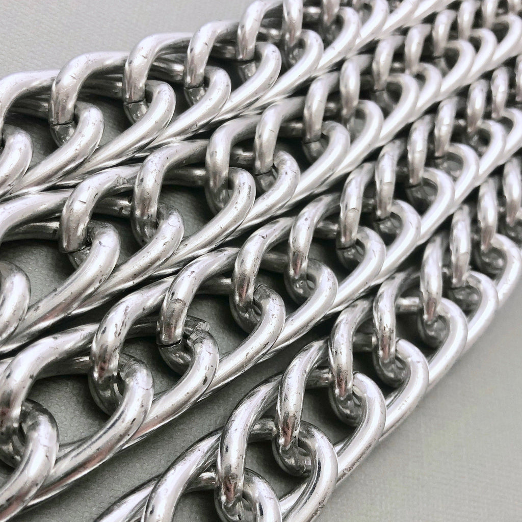 Aluminum Curb Chain 20x35mm (Sold By The Foot) (ALUM23)