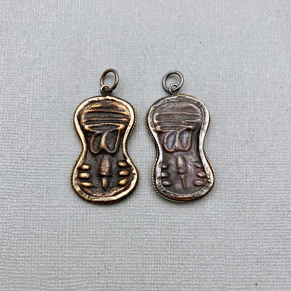 Peanut Shaped Khun Phaen Brass Amulet Buddha Pendant (MAP32)