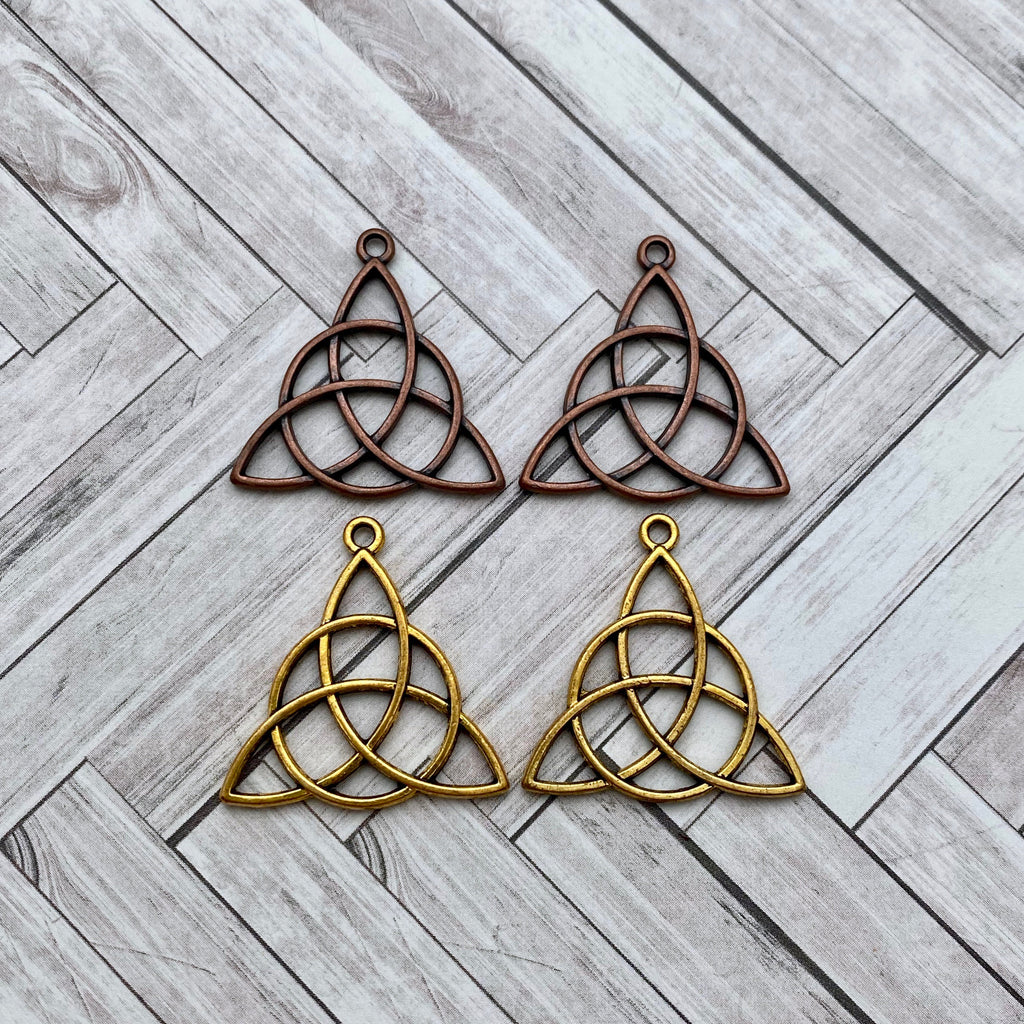 Metal Triquetra Or Trinity Knot Pendant (Available In 2 Options) (MP212)