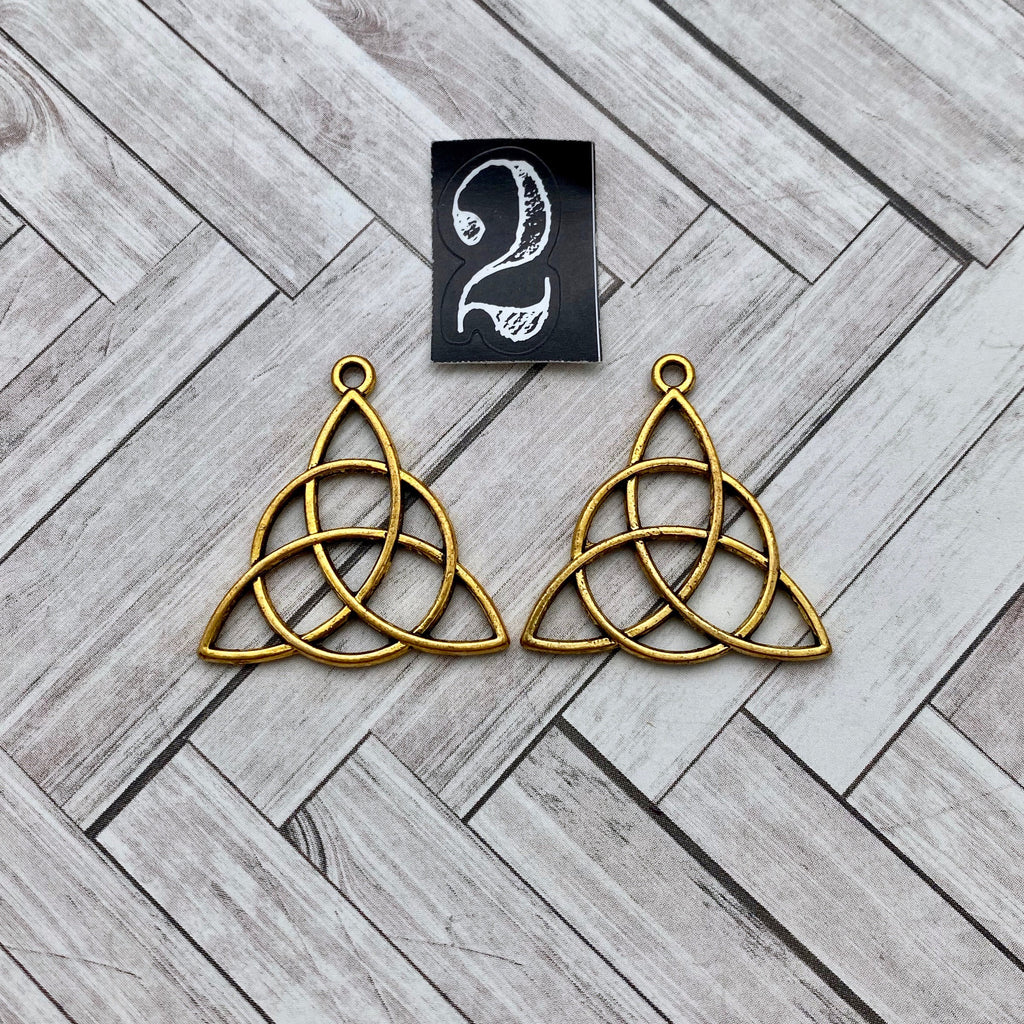 Metal Triquetra Or Trinity Knot Pendant (Available In 2 Options) (MP212)