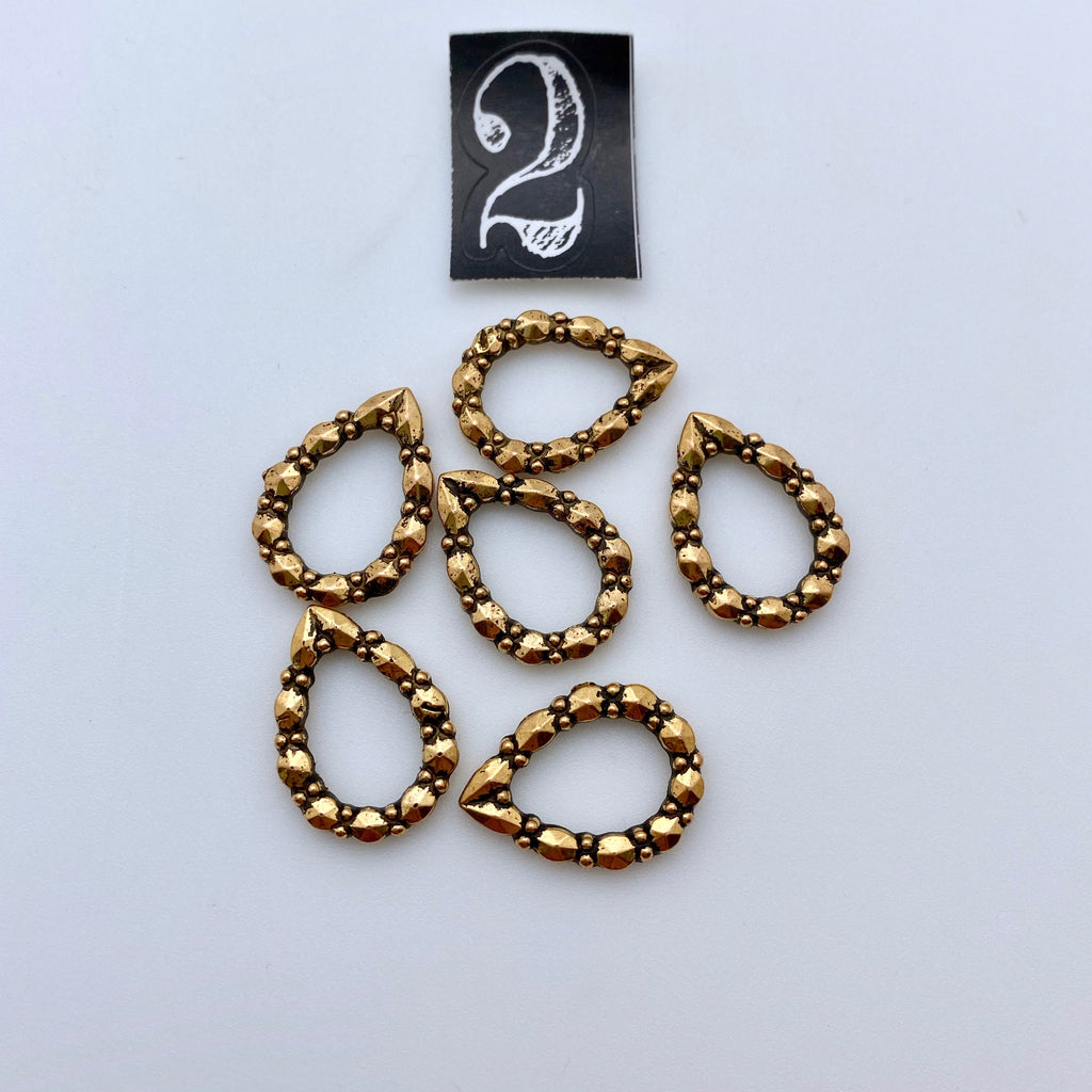 6 Vintage Brass Plated Lucite Teardrop Pendants (BP96)