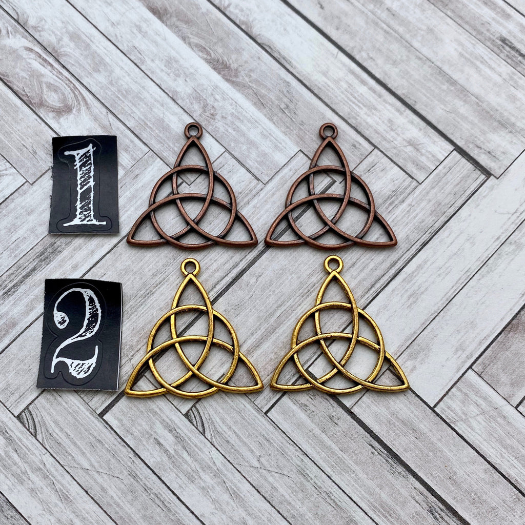 Metal Triquetra Or Trinity Knot Pendant (Available In 2 Options) (MP212)