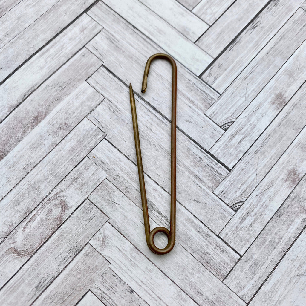 Vintage Brass Safety Pins (MP42)