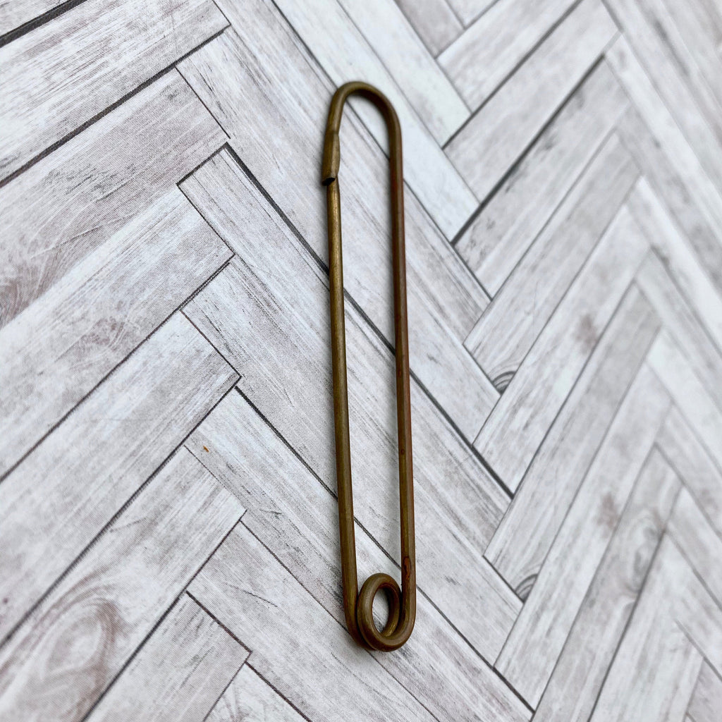 Vintage Brass Safety Pins (MP42)