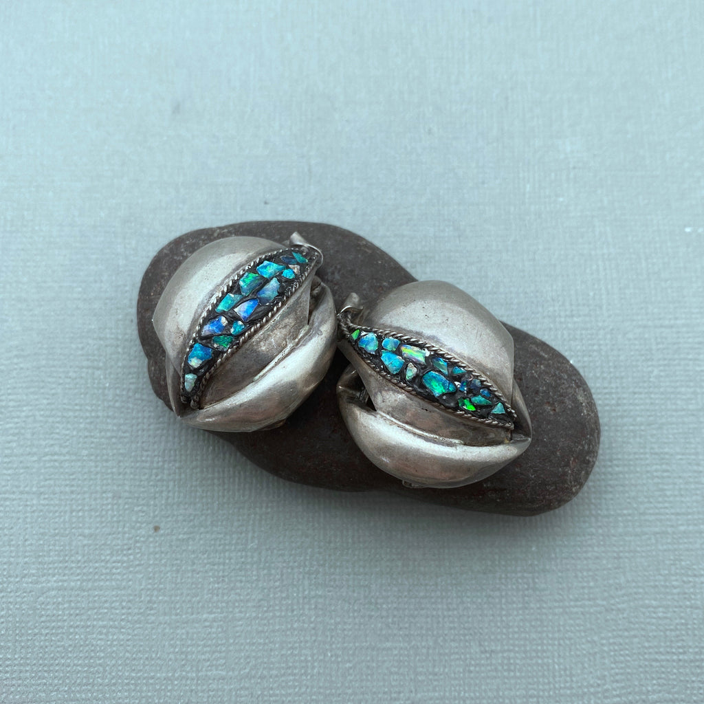 1950s Sterling Silver Crushed Opal Clip On Earrings (ER26)