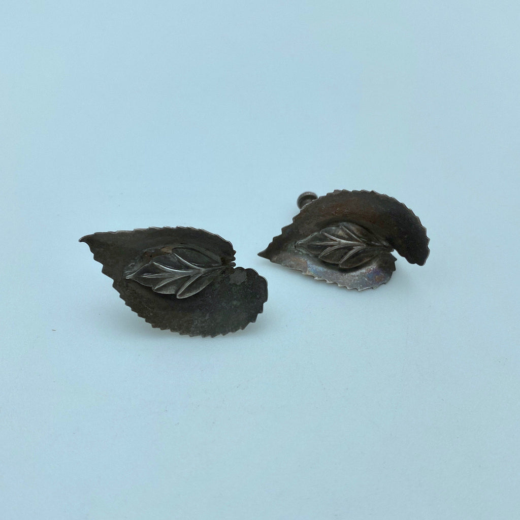 1940s Sterling Silver Fall Leaf Screw Back Earrings (ER31)