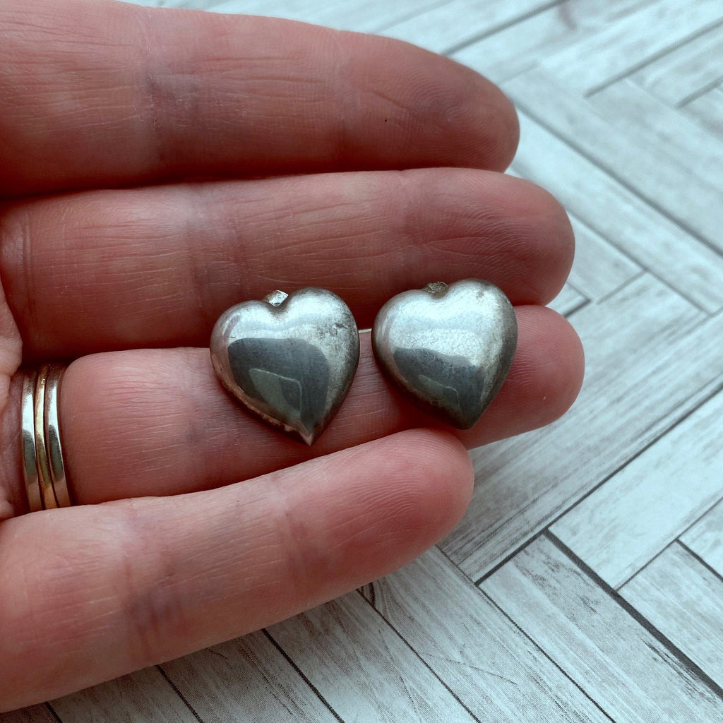 Vintage Sterling Silver Heart Post Earrings (ER25)