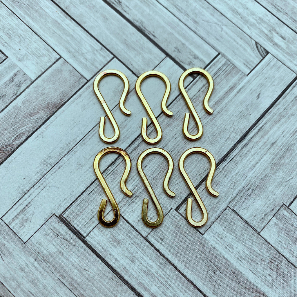 Shiny Brass Hook Clasps (MCL15)