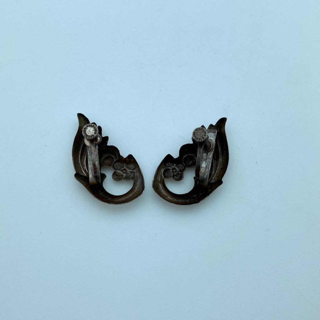 1930s Sterling Art Nouveau Screw Back Earrings (ER22)