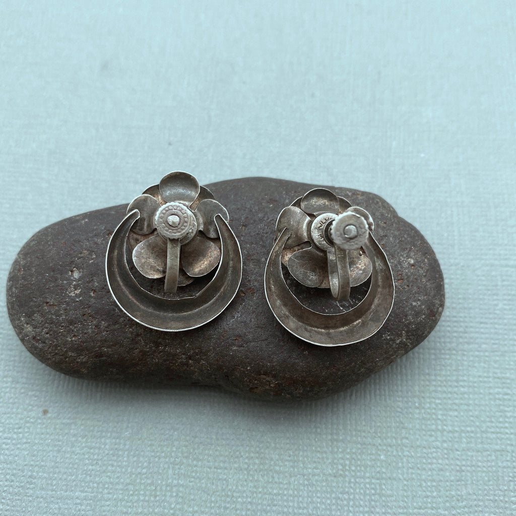 1940s Mexican Sterling Silver Flower Screw Back Earrings (ER28)