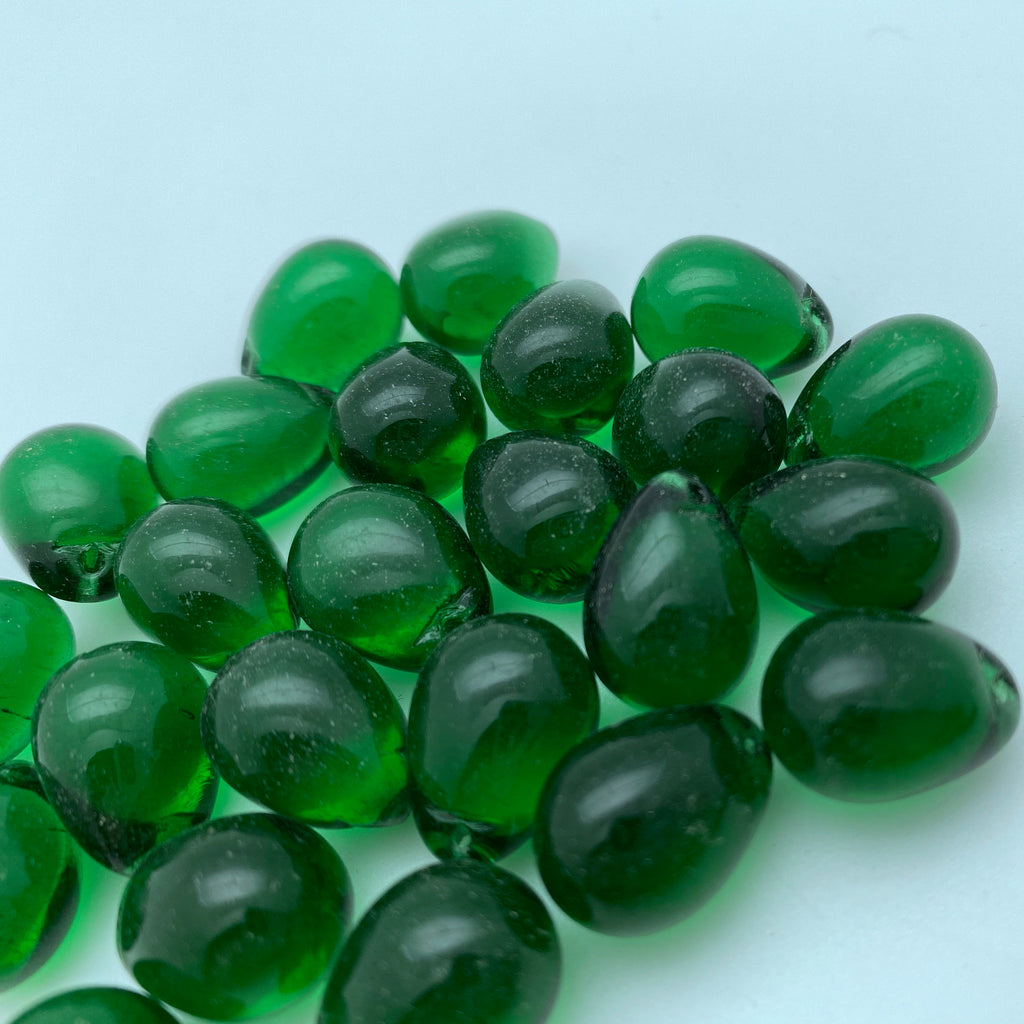 Vintage Emerald Green Translucent Teardrop Czech Glass Beads (11x15mm) (GCG66)