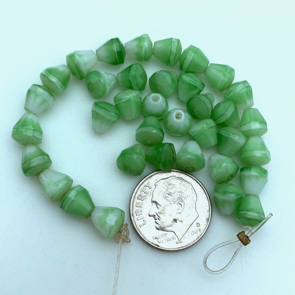 Vintage 1930&#39;s Shamrock Green & White Czech Teardrop Rosary Beads(6x7mm) (GCG96)