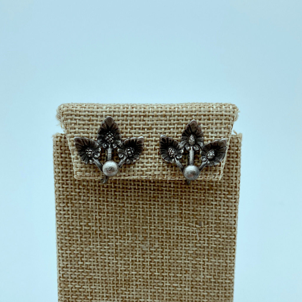 1940&#39;s Sterling Silver Floral Clip On Earrings (ER80)