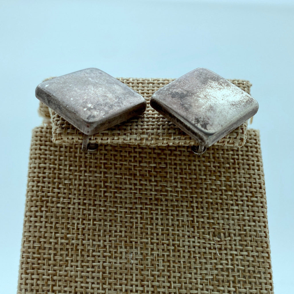 Vintage Sterling Silver Diamond Shaped Screw Back Earrings (ER88)